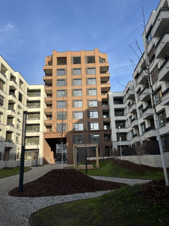 Nuselský pivovar, Praha_montáž cihelných pásků