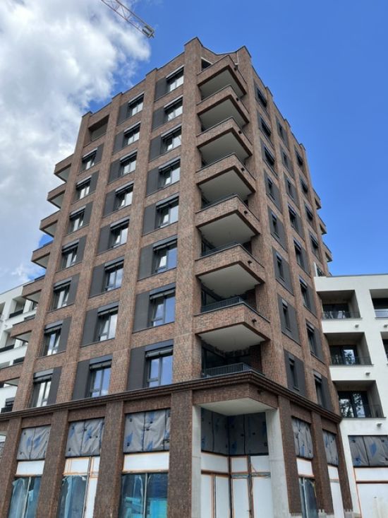 Nuselský pivovar, Praha_montáž cihelných pásků
