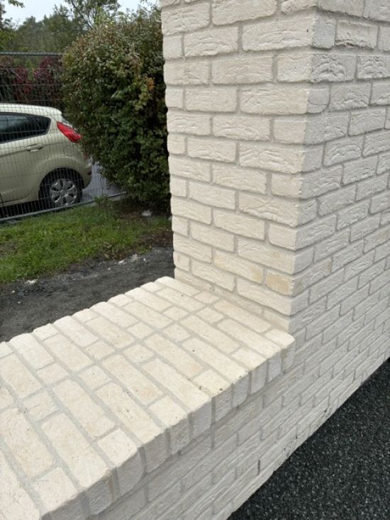 MILKO Polabské mlékárny, plot, lícové cihly