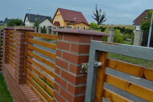 Keramické stříšky/ zákrytové desky - odstín cihlově červený